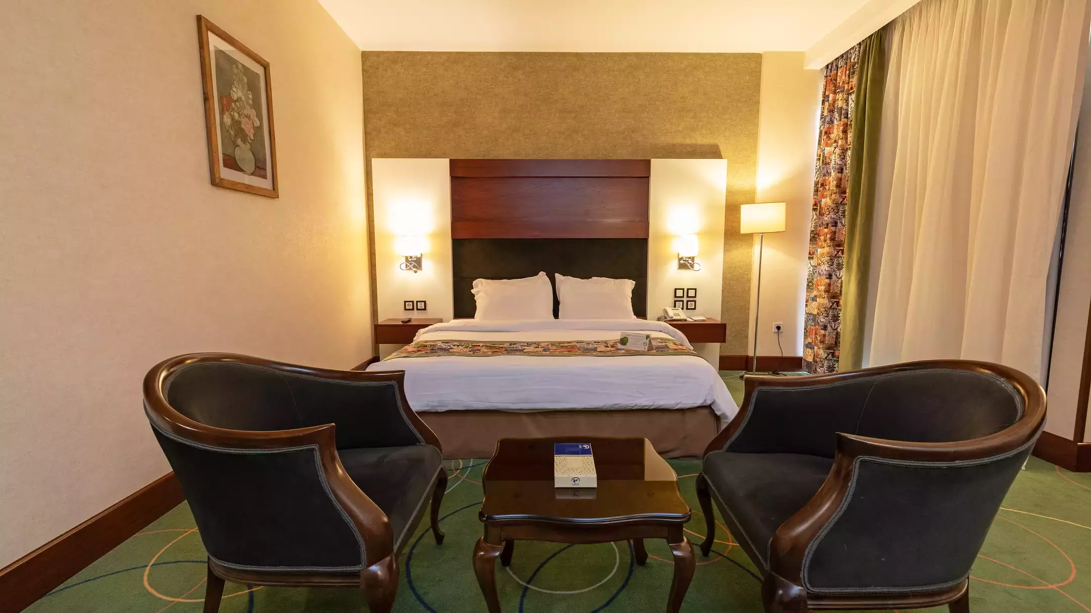 Alibaba https://cdn.alibaba.ir/ostorage/hotel-accommodation-images/670528a2906add960f28e41d_66e7f0df0865d826250ba7b4_هتل هما - اتاق سنیور دوتخته دبل (2).webp